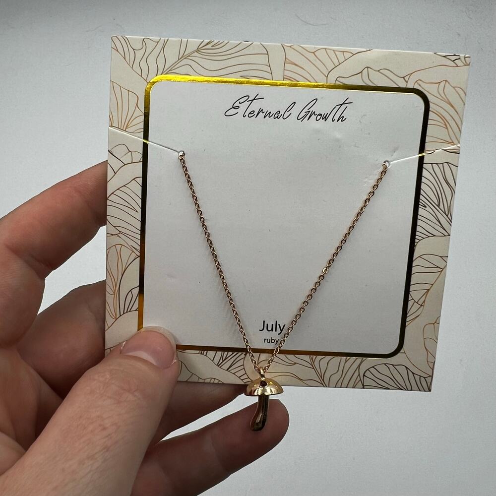 Francesca's‎ NWT Gold Mushroom Pendant Necklace
